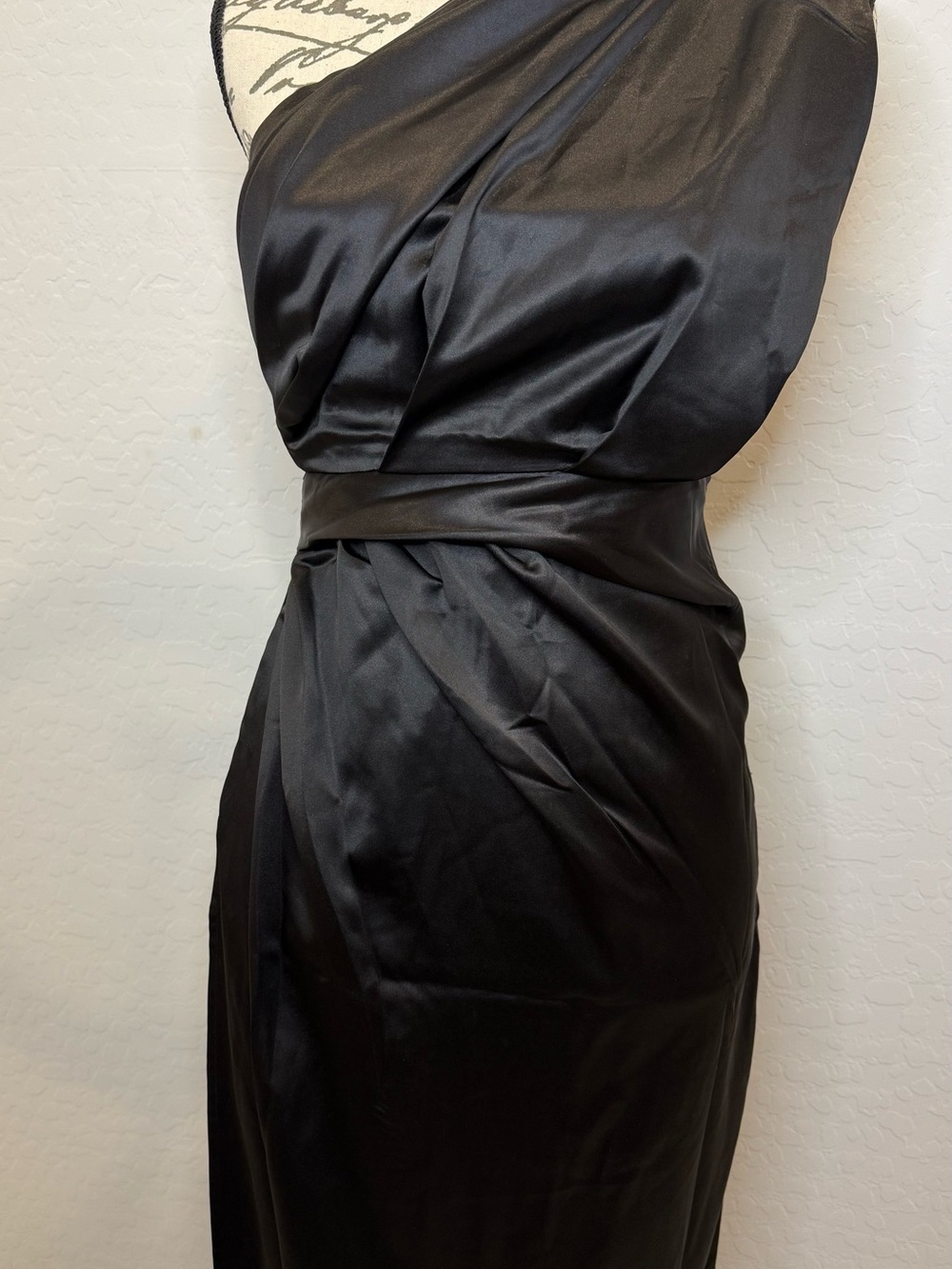 Petal & Pup Black One-Shoulder Satin Dress